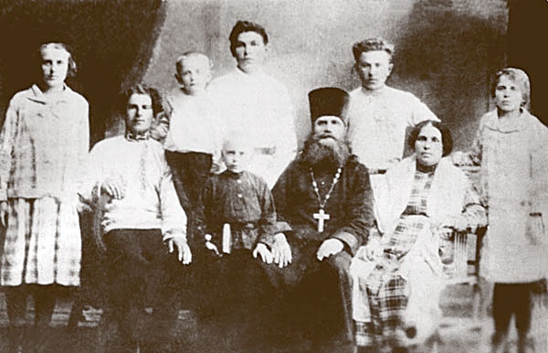 Протоиерей Макарий Квиткин с семьей