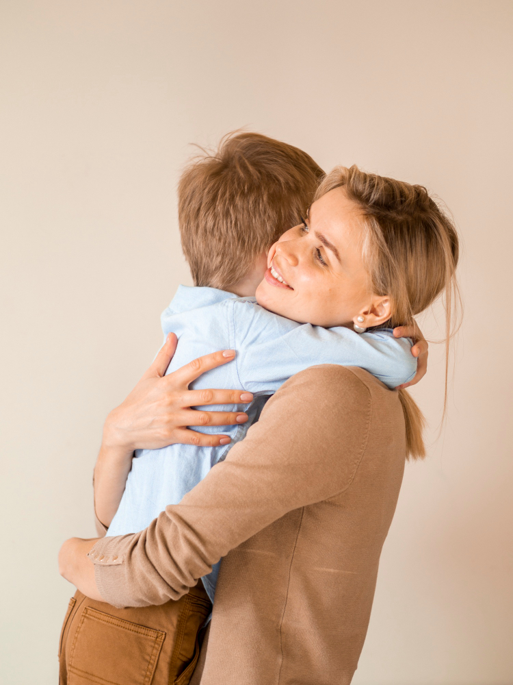 Маменькин сынок: как воспитать мужественность у мальчиков в неполной семье