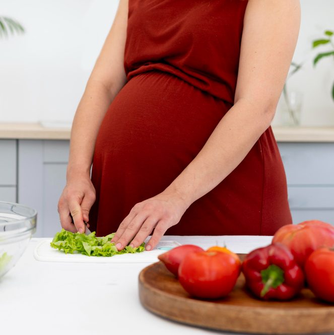 <span class=bg_bpub_book_author>Алексей Калинчев, врач-эндокринолог</span> <br>Вегетарианство во время беременности: чудес не бывает, это непременно отразится на здоровье ребенка
