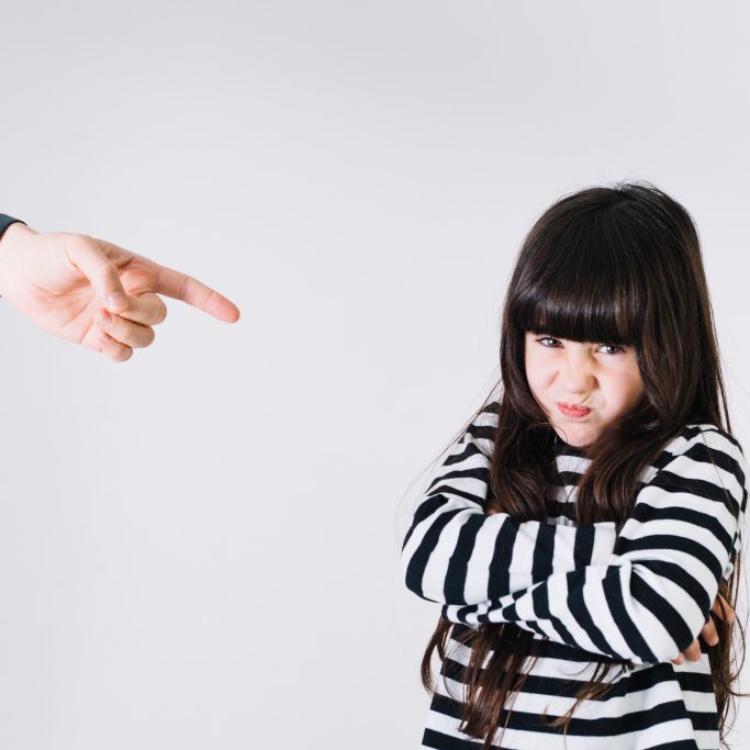 Что делать ребёнку, если грубит взрослый: воспитываем достоинство