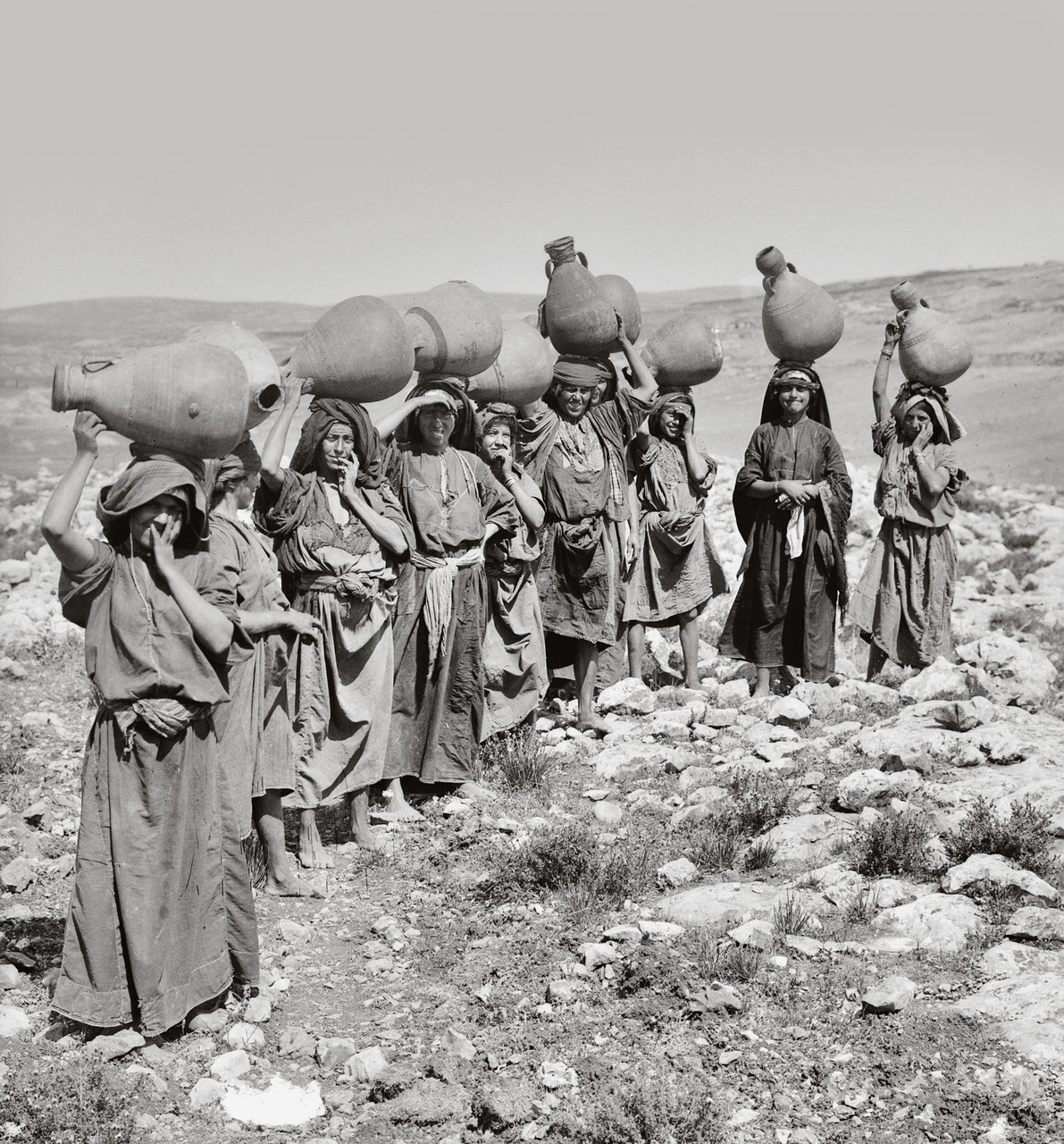 Палестинские жензщины нач. 20 века.jpg