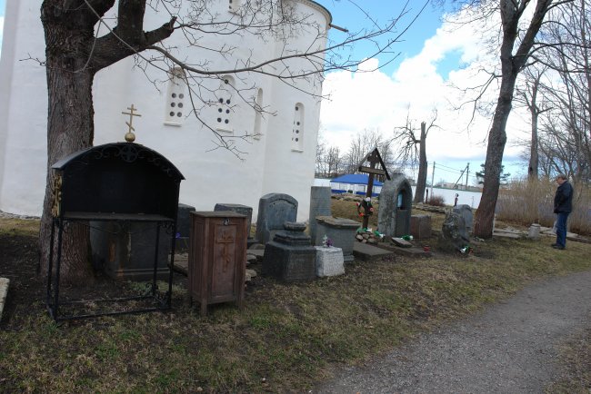 Смиренное кладбище