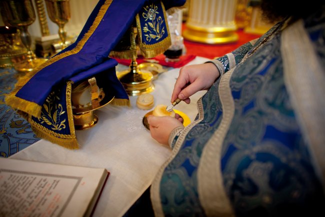 Открыть Божественную литургию заново…