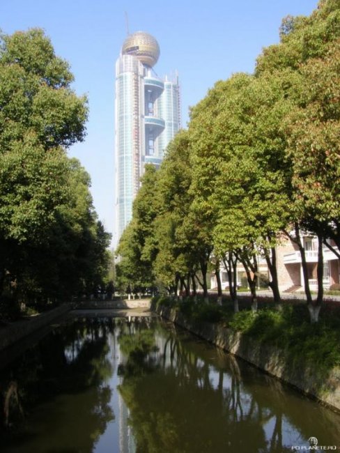 Заглянуть в коммунизм