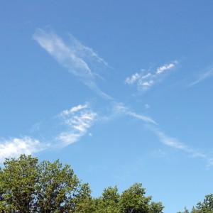 крест из облаков