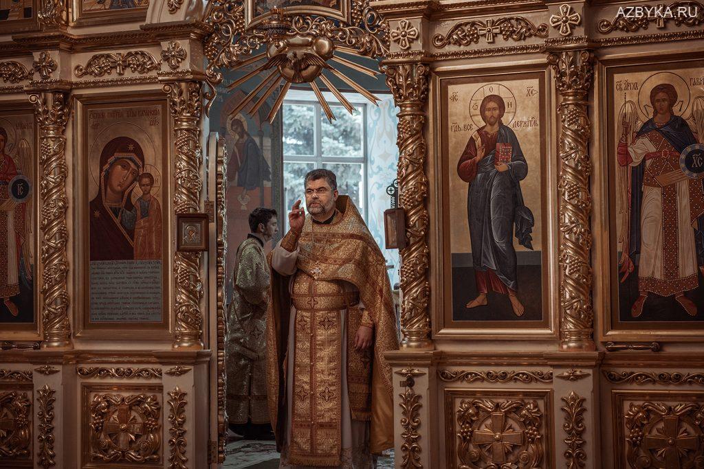 Божественная Литургия в храме Казанской иконы Божией Матери (Волгоград)