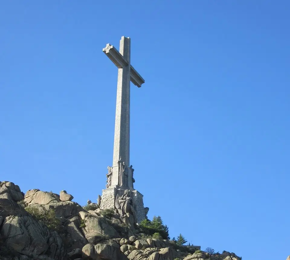 Митрополит Иларион призывал власти Испании отказаться от решения о закрытии монастыря и взрыве креста в Долине павших