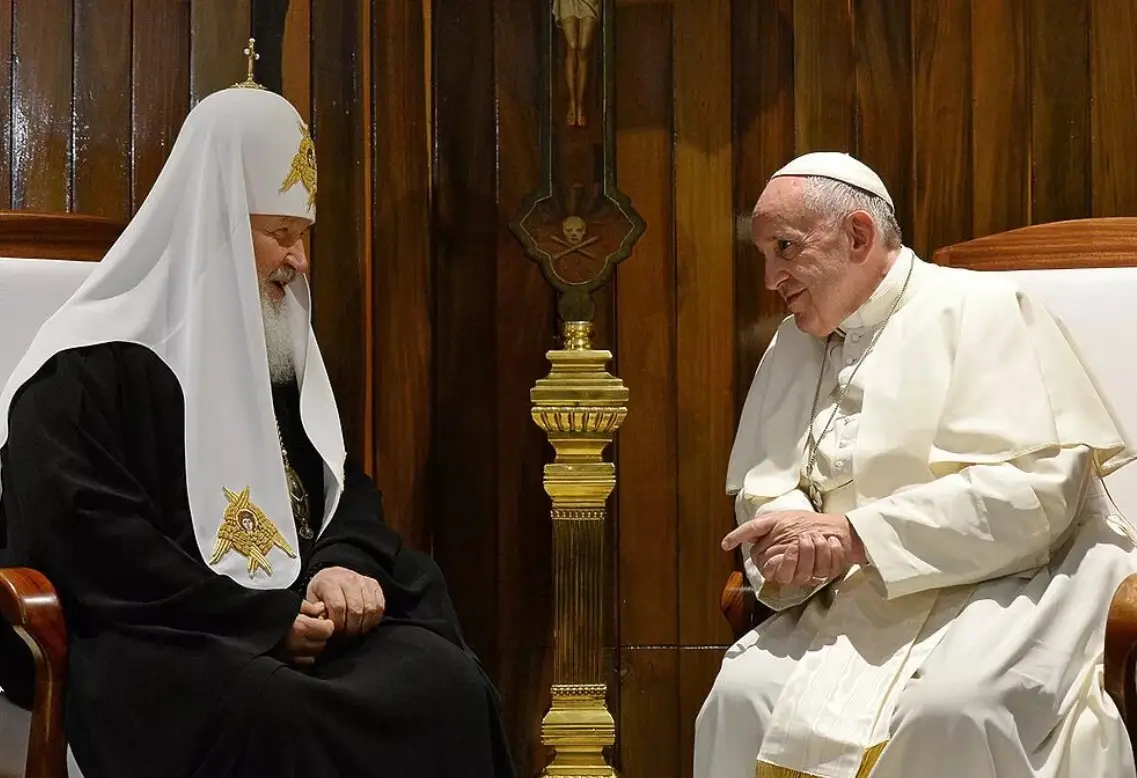 Папа Римский сообщил о переносе на неопределенное время новой встречи с патриархом Кириллом