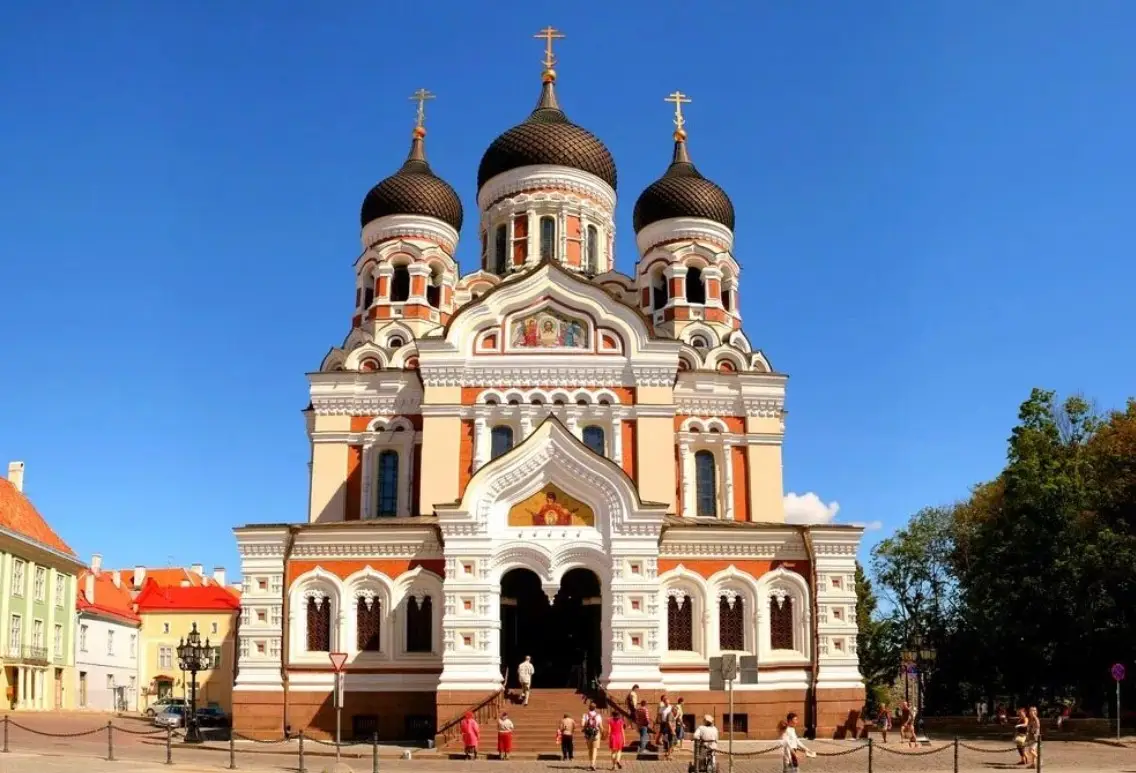 Мэр Таллина осудил вандализм в отношении православного собора св. Александра Невского