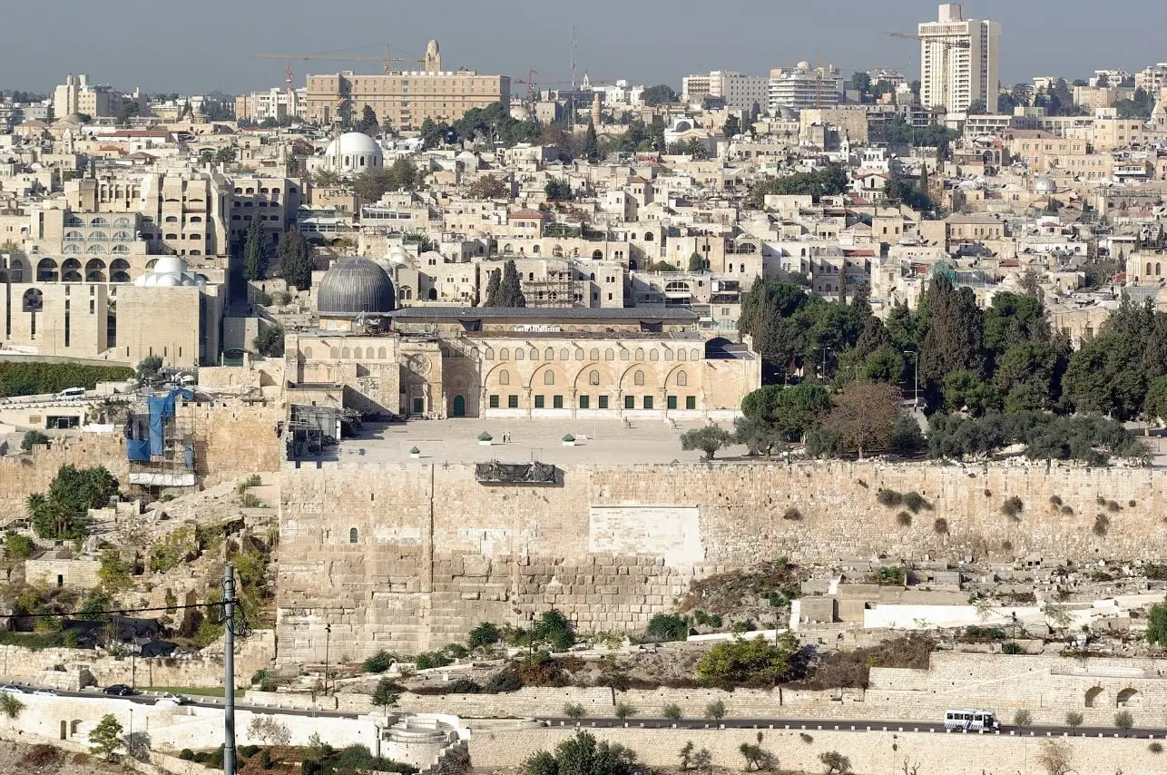 На Храмовой горе в Иерусалиме вспыхнули беспорядки между мусульманами и иудеями