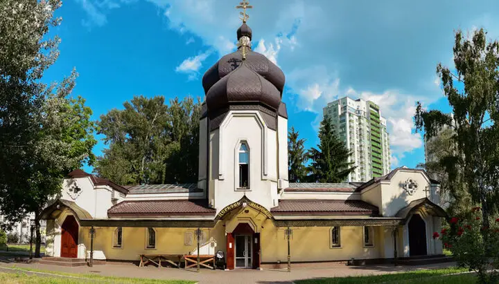 Сторонники Православной Церкви Украины захватили храм иконы Божией Матери «Знамение» в Киеве