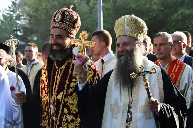 Патриарх Сербский Порфирий возглавил ежегодный всенародный крестный ход в честь свт. Василия Острожского