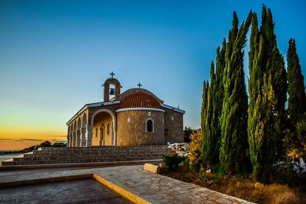 Уменьшение потока потока российских и украинских паломников может привести к кризису в туризме на Кипре