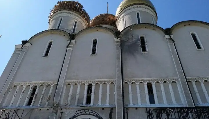 В результате очередного обстрела пострадал Свято-Успенский-Николо-Васильевский монастырь под Волновахой
