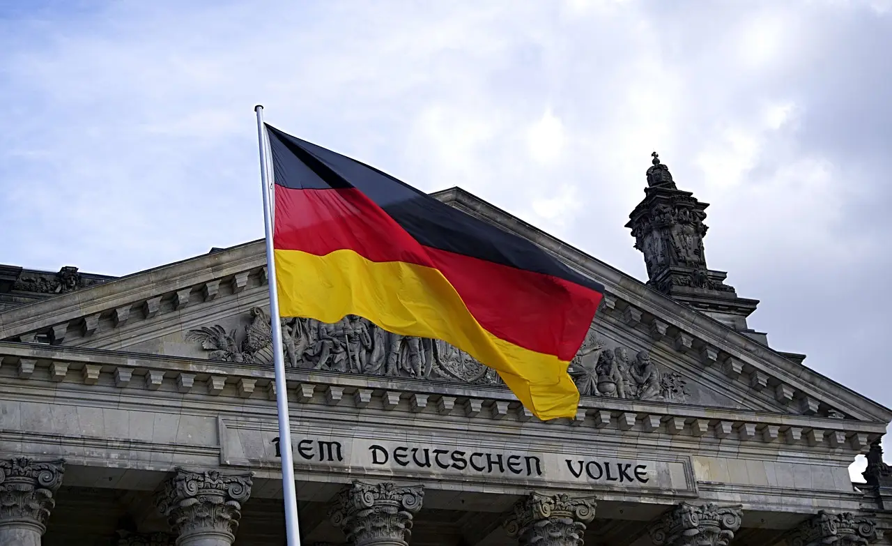 В Германии приняли закон, разрешающий менять пол в документах раз в год без операции