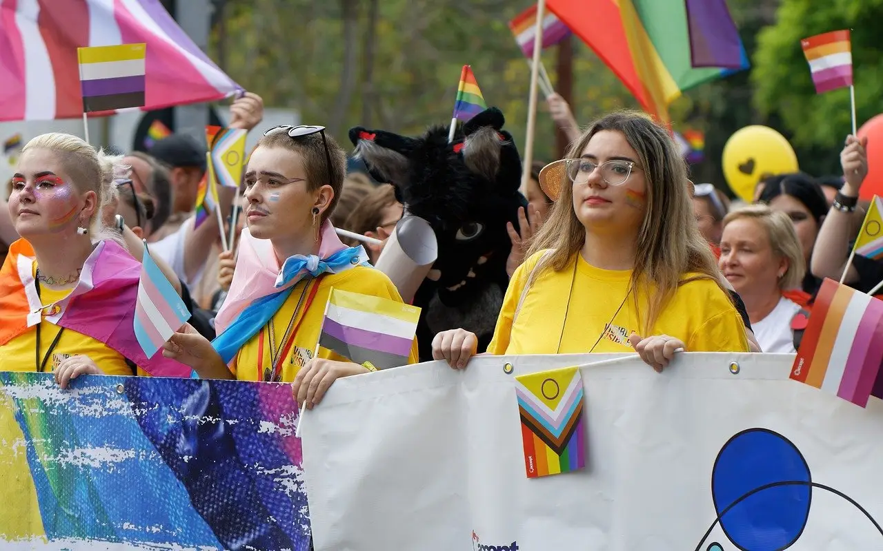 Молодые католики Ирландии собирают подписи против ЛГБТКИАП+ в церкви
