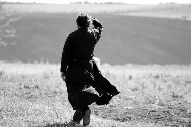 На горячей линии рассказали о возможности мобилизации монахов с военными билетами