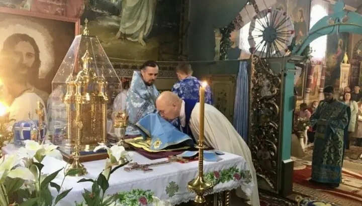 В Тернопольской епархии архиепископу ПЦУ сослужил католический священник