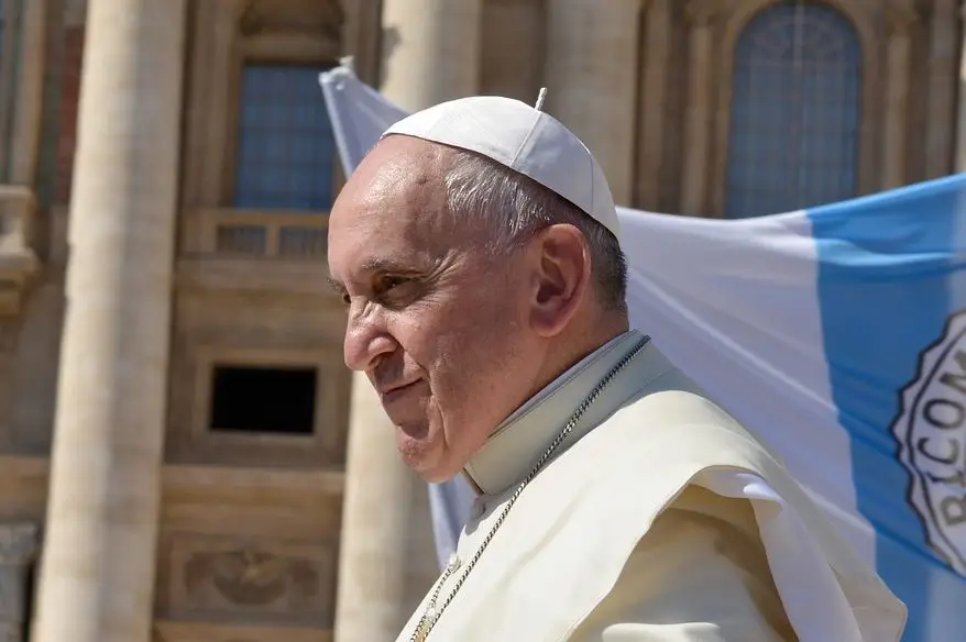 Гомосексуализм ‒ это грех, но не преступление, заявил папа Римский