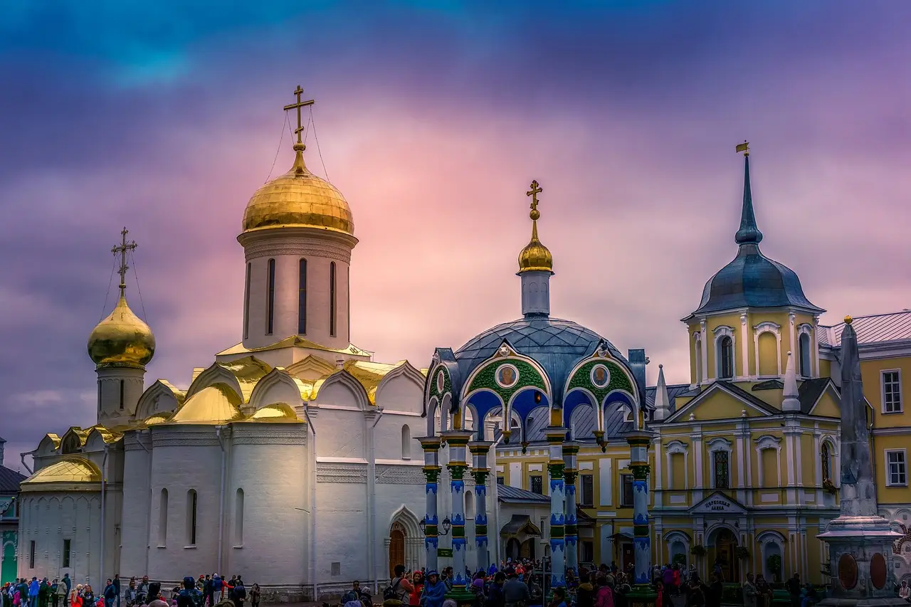 ВЦИОМ: более половины опрошенных россиян называют себя православными