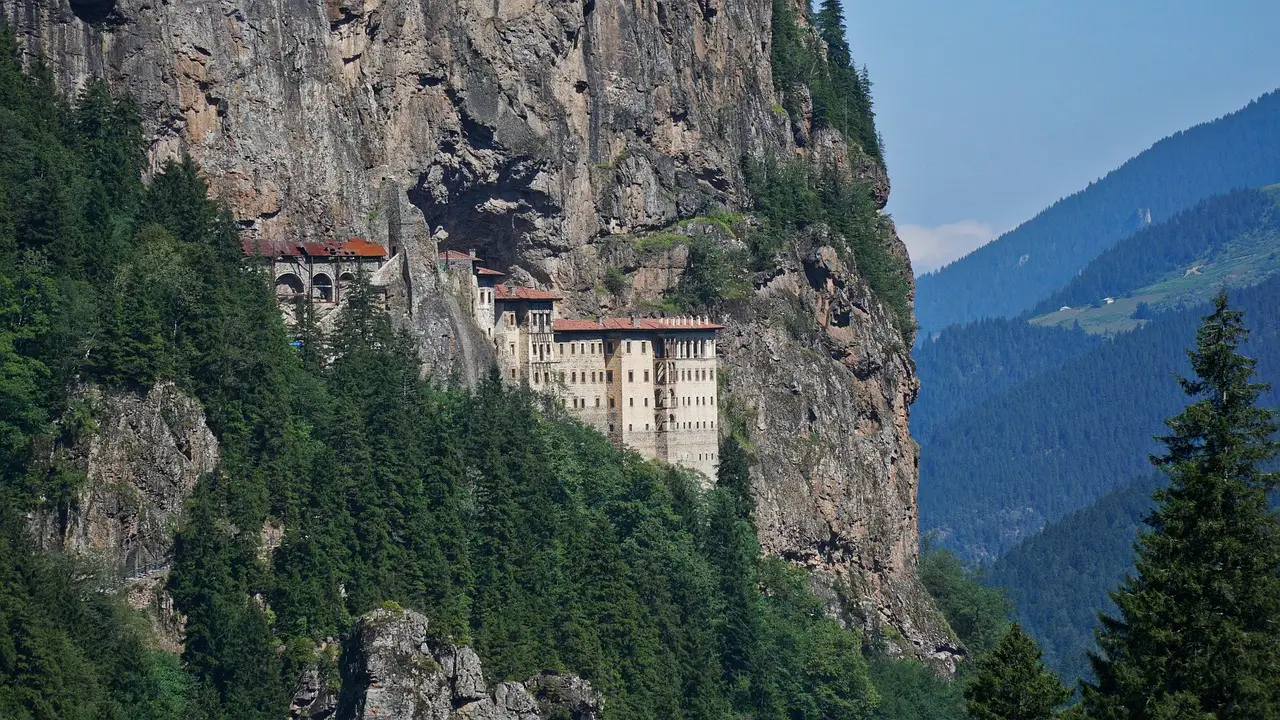 Турецкие власти все-таки разрешили совершить православное богослужение в монастыре Панагия Сумела