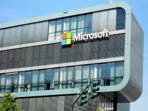 Microsoft не будет продлевать лицензии российским компаниям