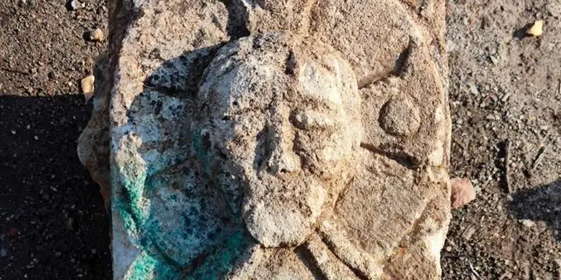 Барельеф возрастом около 1 тыс. лет с изображением Спасителя обнаружили в Рязанской области
