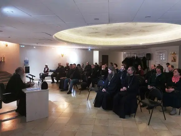 Епископ Мефодий провел семинары о церковной помощи наркозависимым в трех викарных округах Москвы