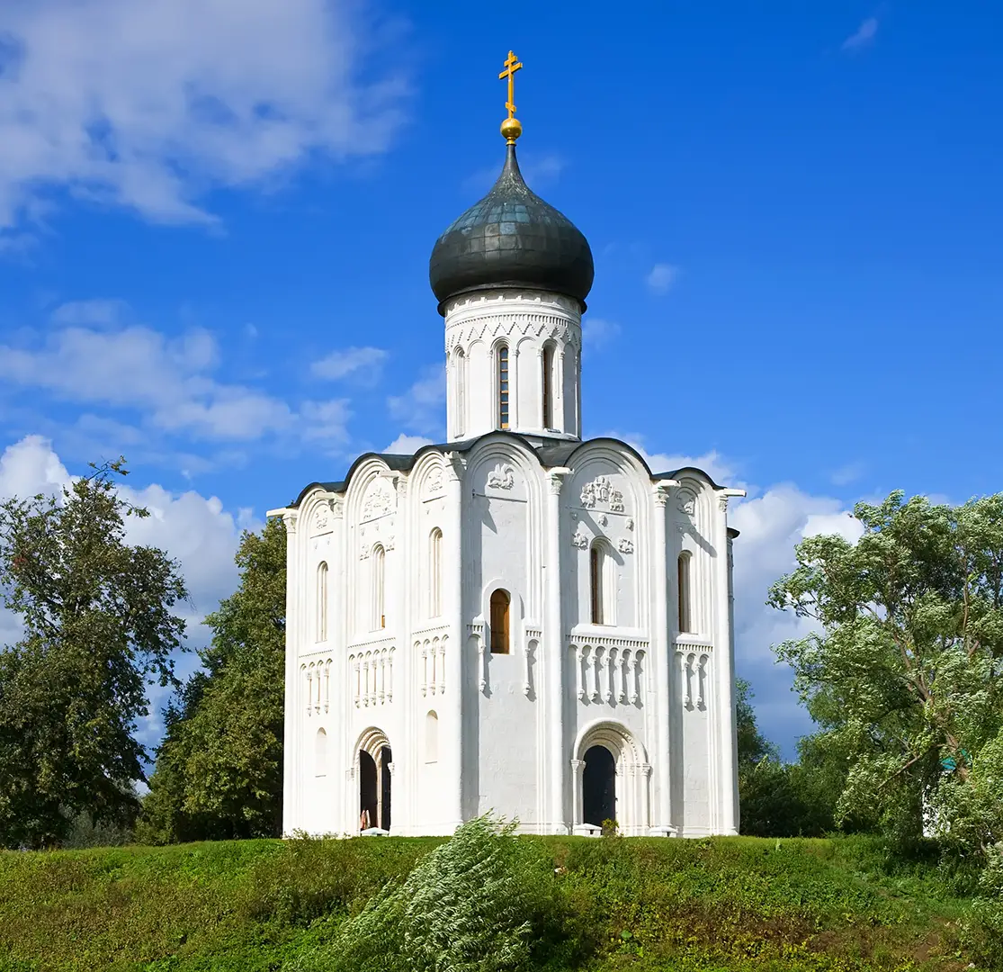 Минкульт через суд обязал Владимирскую епархию отремонтировать храм Покрова на Нерли