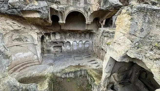 В Турции долина Эрдемли с 1000-летними скальными церквями открылась для посетителей
