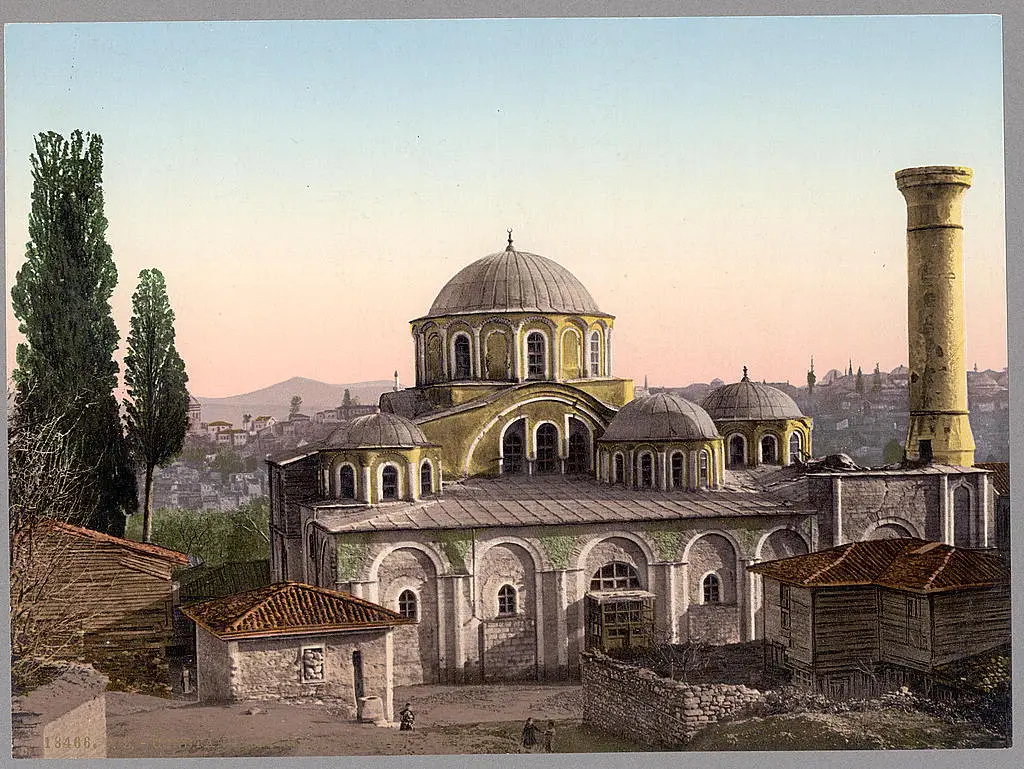 В Стамбуле древний храм Христа Спасителя преобразовали в мечеть