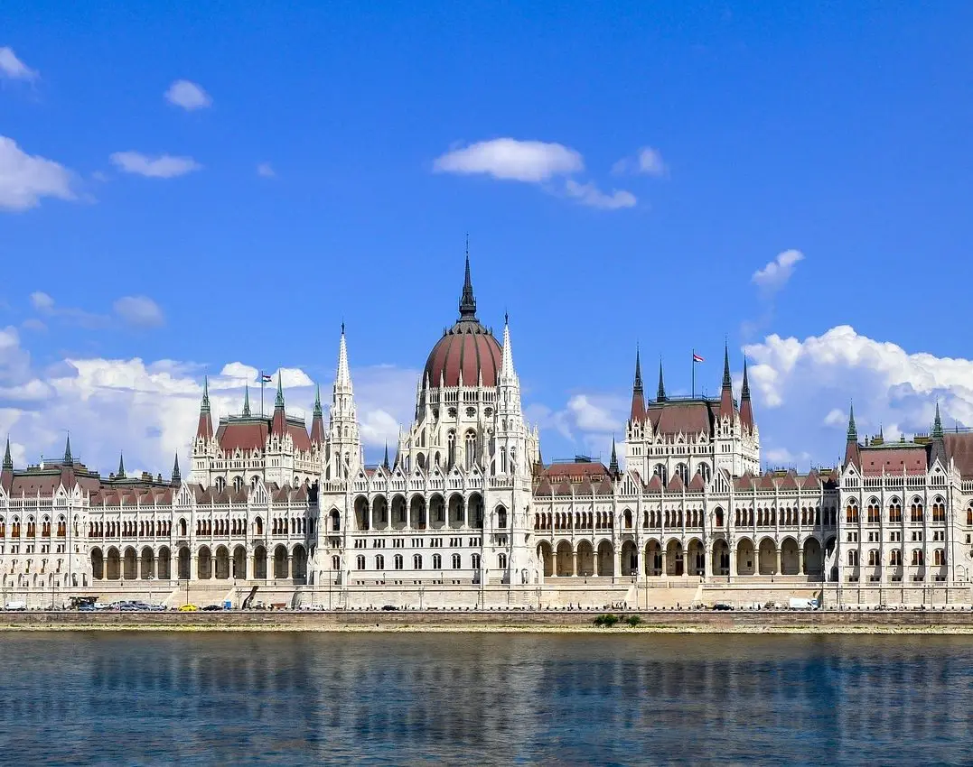 Парламент Венгрии принял закон о запрете парадов ЛГБТКИАП+-движения*