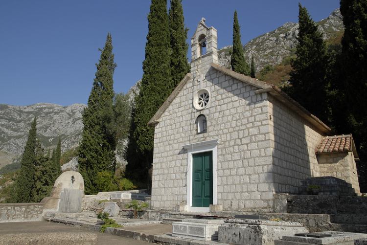 Файл:Церковь Георгия Победоносца (Херцег-Нови).jpg