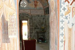 Фрески в восстановленном храме
