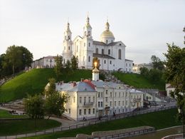 Вид на Успенский собор и Свято-Духов монастырь
