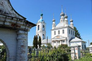 Троицкий храм Толгоболь 2.jpg