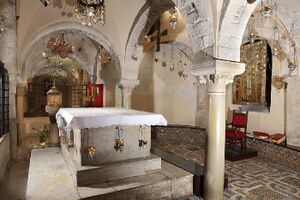 В крипте базилики святителя Николая (8).jpg