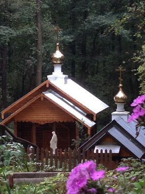 Святой источник иконы Богородицы Неупиваемая чаша (Богдановка).jpg