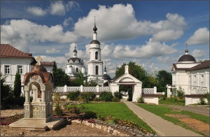 Малоярославец, Николаевский Черноостровский женский монастырь