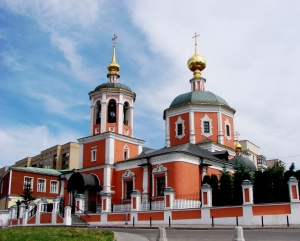 Храм Троицы Живоначальной в Троицкой слободе (Москва), Троицкий храм подворье2