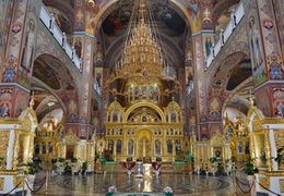 Внутренне убранство Свято-Троицкого собора Банченского монастыря