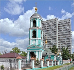 Храм Троицы Живоначальной в Карачарове (Москва), Храм в Карачарове5