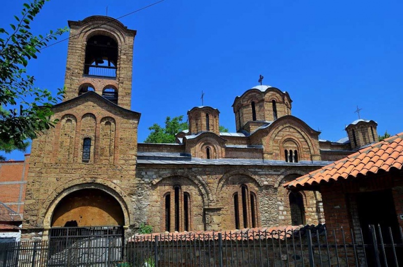 Файл:Церковь Богородица Левишка (Призрен).jpg