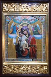 Икона Пресвятой Богородицы "Достойно есть" или "Милующая" в храме Рождества Пресвятой Богородицы в Черногорске