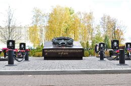 Источник https://dzen.ru/a/X4ocEVKCqXgnRyZS#izvestne_lyudi_pohoronenne_na_serafimo