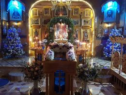 Внутреннее убранство храма в канун Рождества Христова