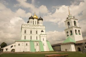 Свято-Троицкий кафедральный собор (Псков)2.jpg