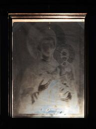 Смоленская икона Божией Матери, именуемая Смоленская, отображение на стекле.