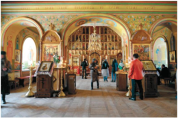 Сретенский храм ежедневно открыт для доступа паломников и беседы с дежурным священноиноком. 2013 год