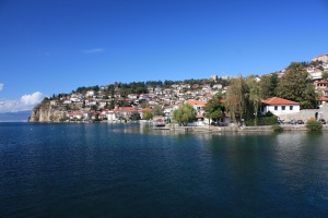 Вид на город с охридского озера